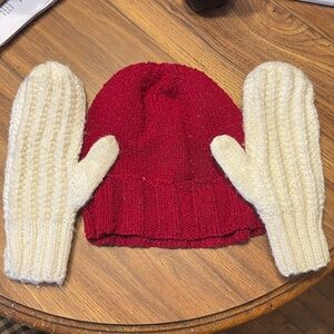 handmade hat with mittens